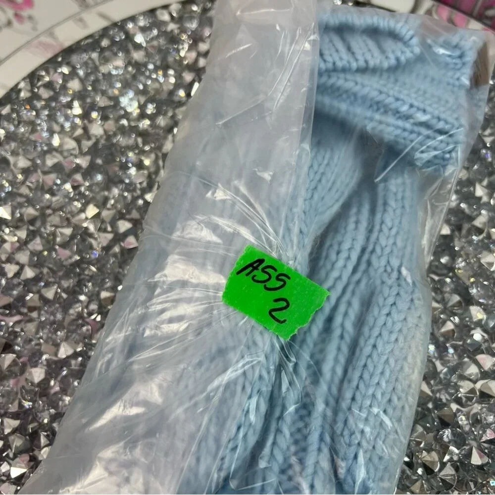 Roots mitts gloves knitted knit crochet warm cozy Light Blue Knit Mittens